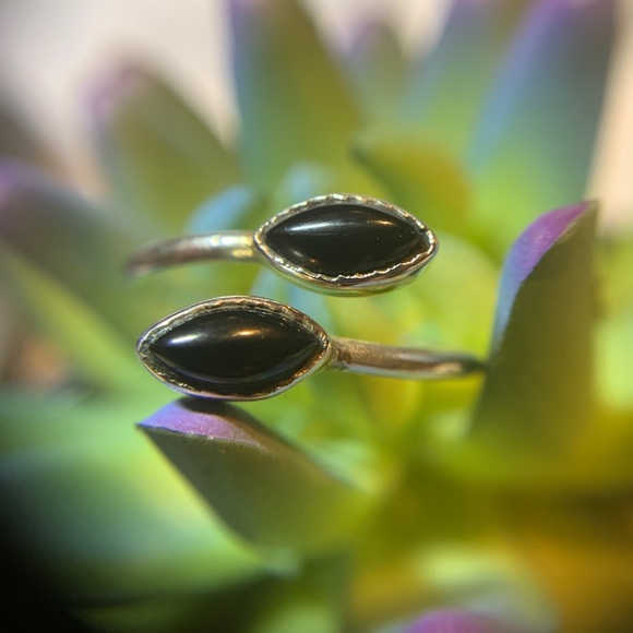 Onyx Ring - Picture 5 of 6